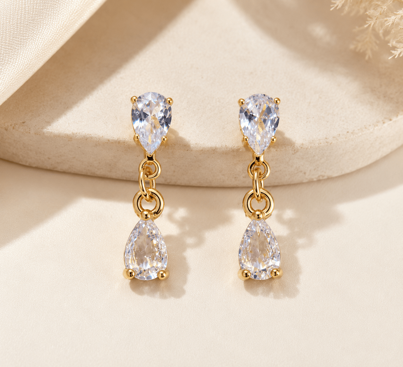 Celeste drop earrings - VANIDAMSELL